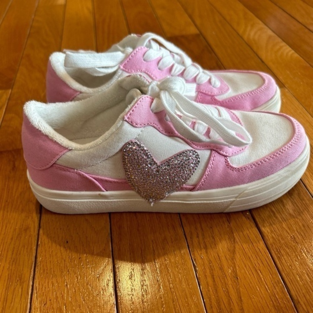 GB Girls' Zemra Rhinestone Heart Canvas Tennis Shoes Sneakers Youth Sz 3 Pink